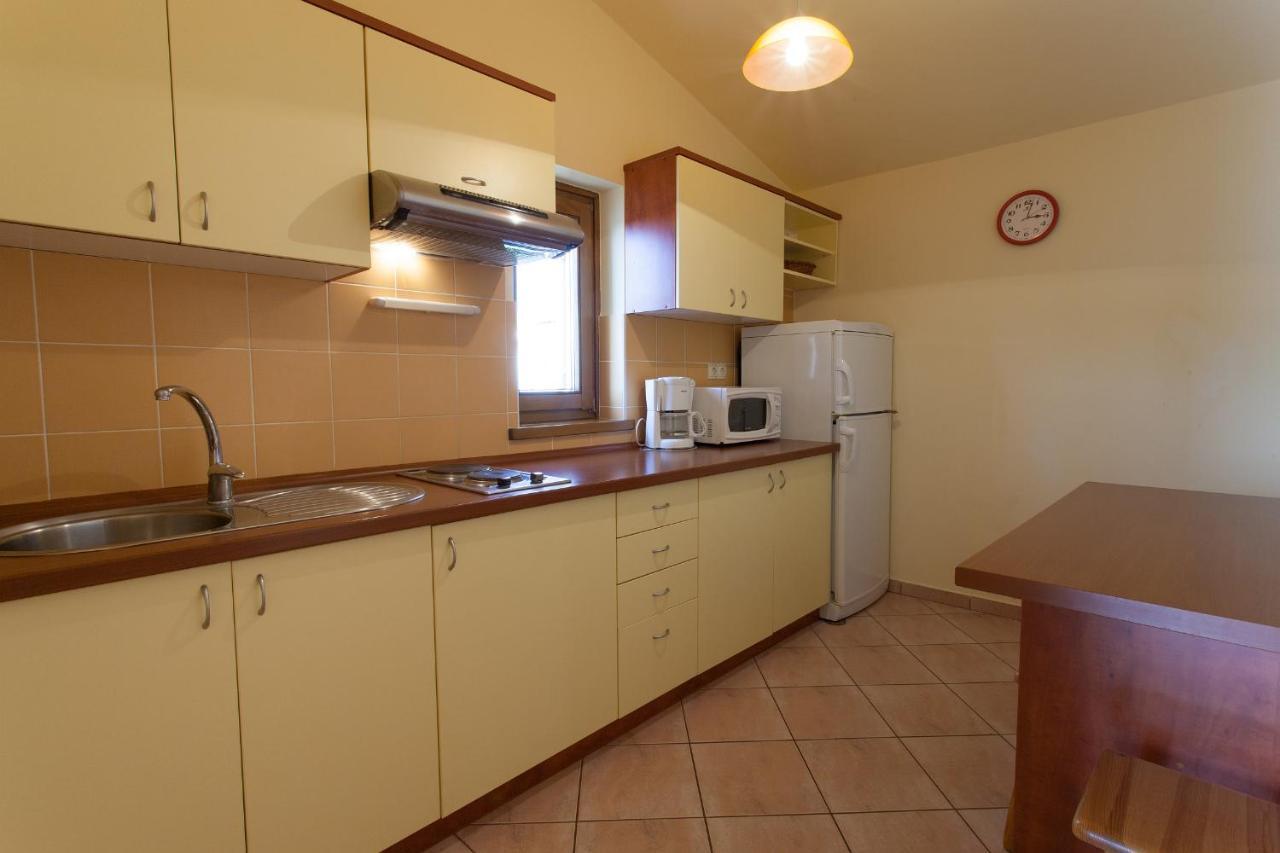 Apartman Vjekoslav Krk Town Exterior photo