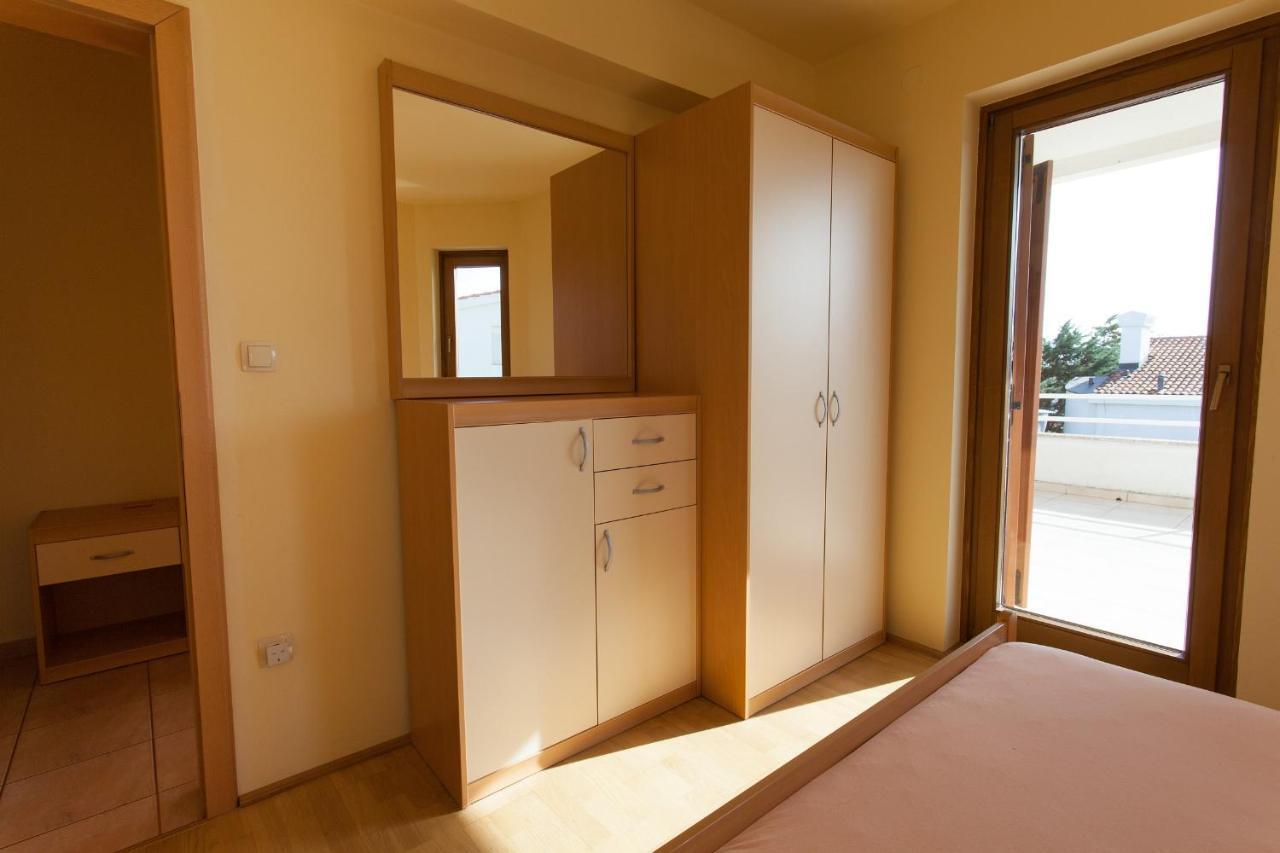 Apartman Vjekoslav Krk Town Exterior photo