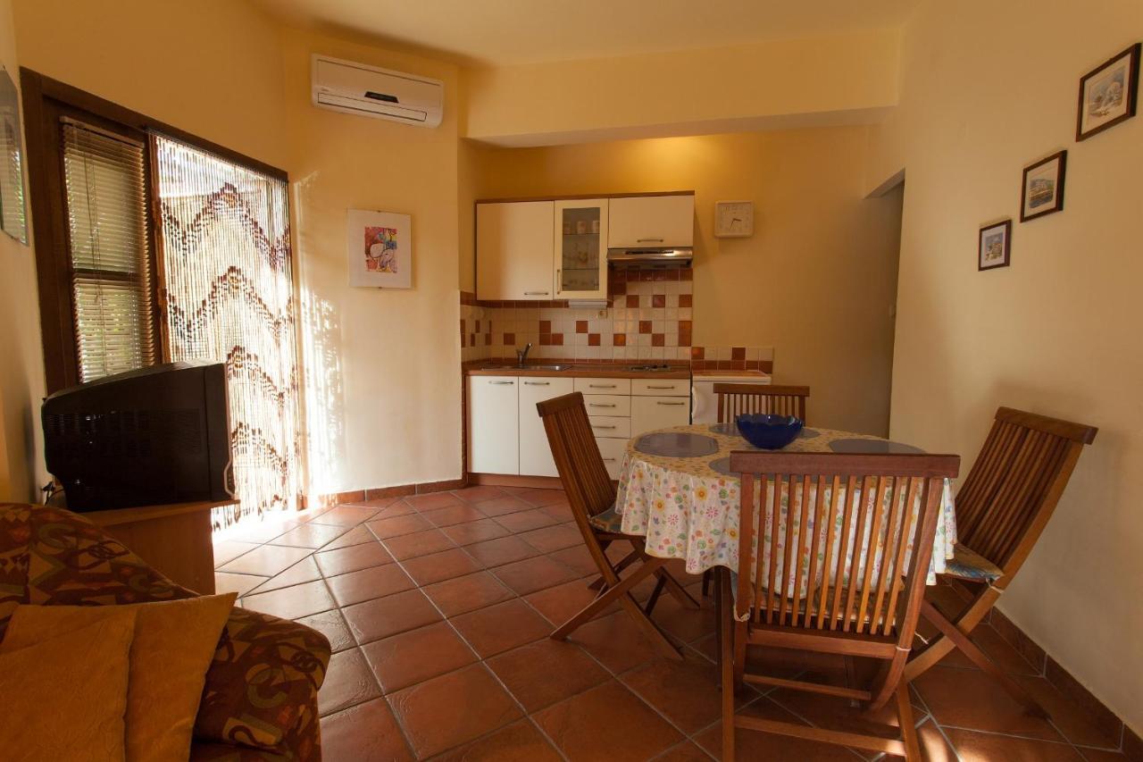 Apartman Vjekoslav Krk Town Exterior photo