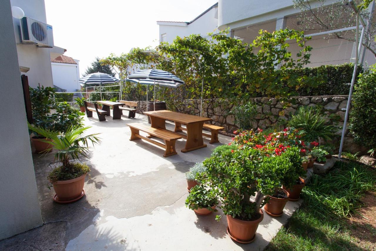 Apartman Vjekoslav Krk Town Exterior photo