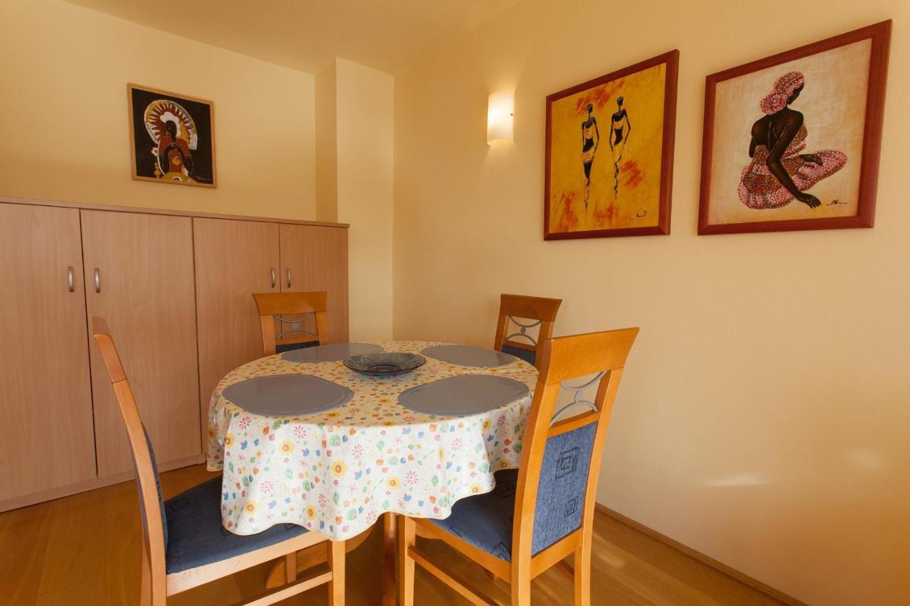 Apartman Vjekoslav Krk Town Exterior photo