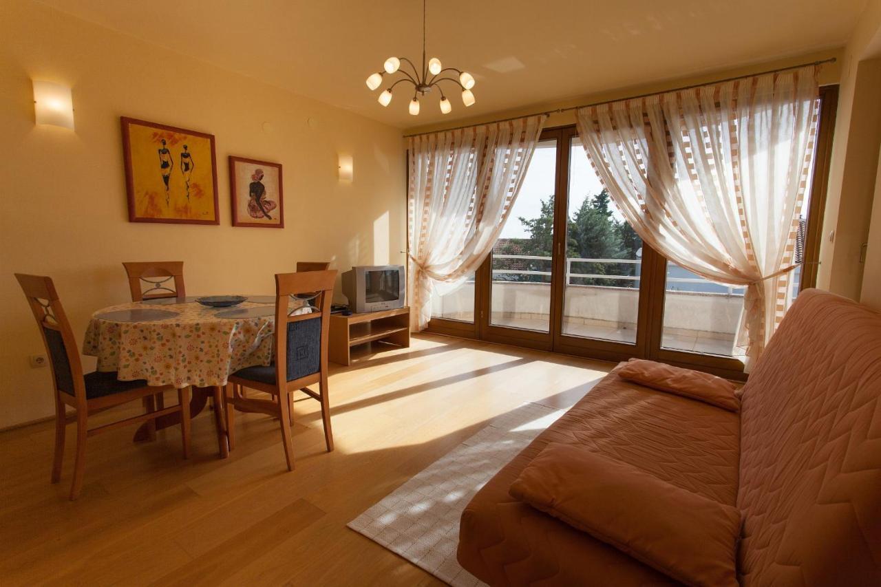 Apartman Vjekoslav Krk Town Exterior photo
