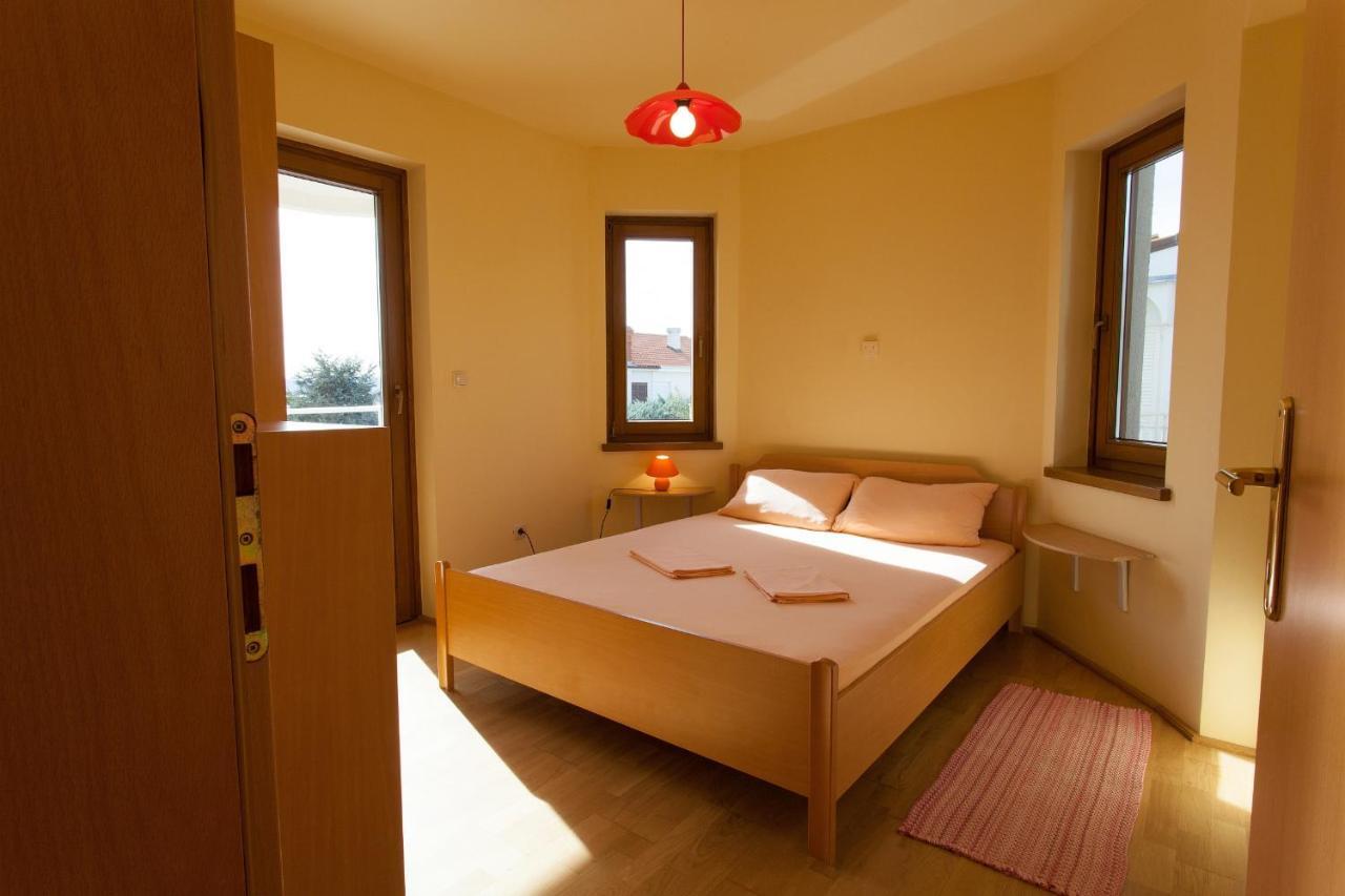 Apartman Vjekoslav Krk Town Exterior photo