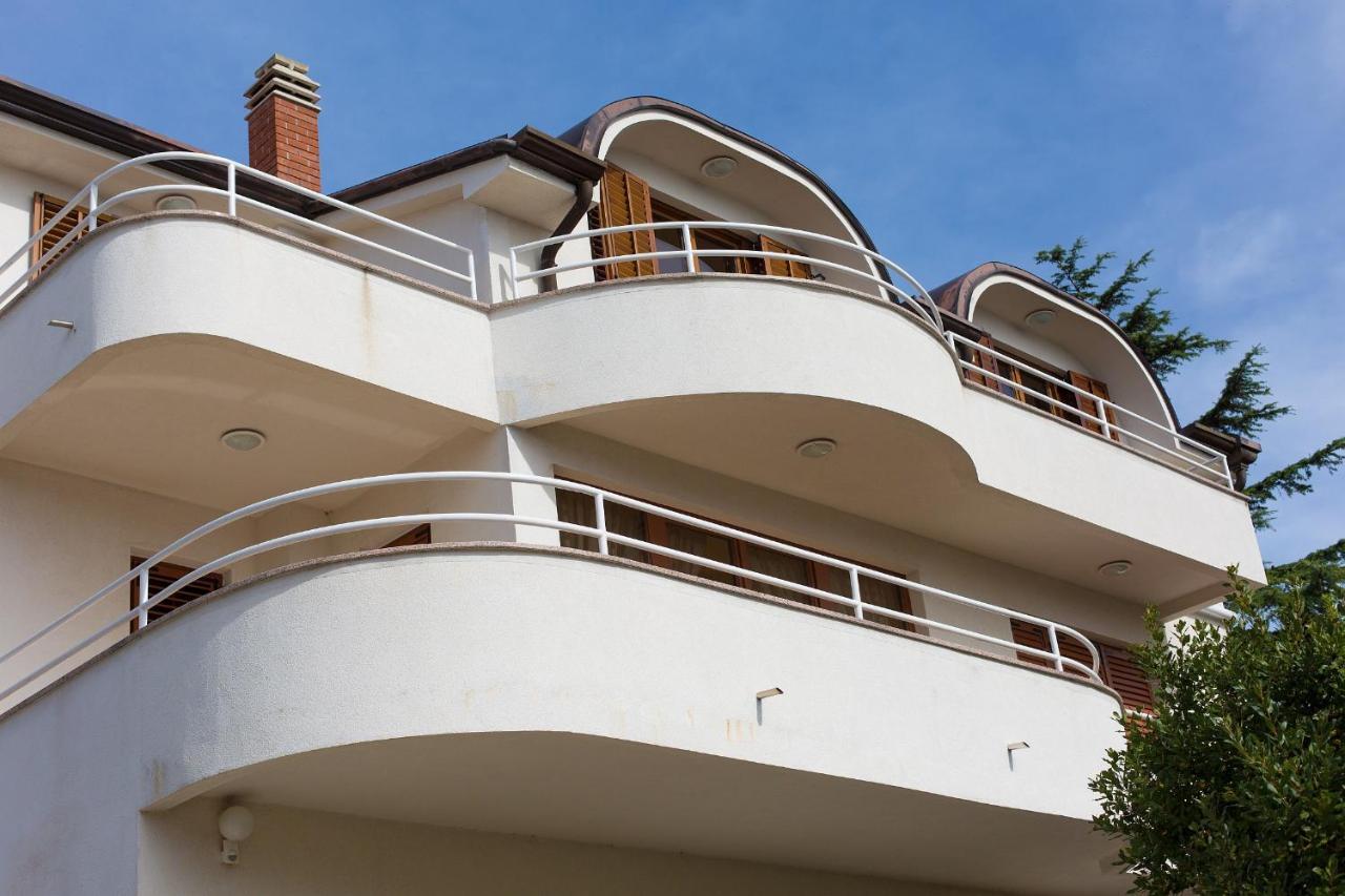 Apartman Vjekoslav Krk Town Exterior photo